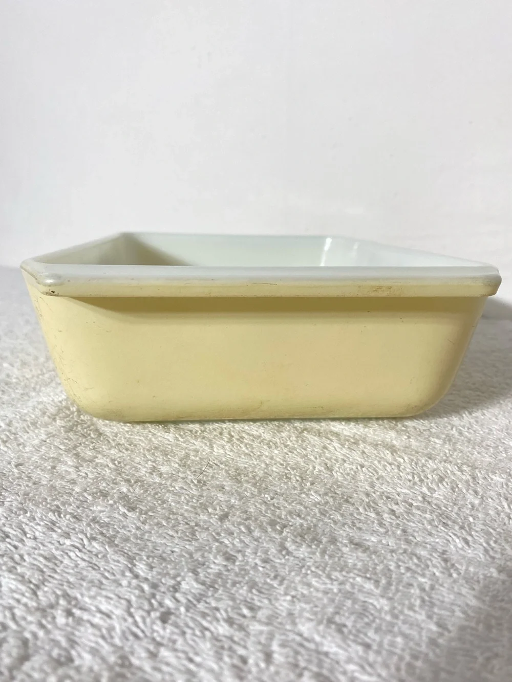 Vintage 1960–1963 PYREX Golden Acorn #575-B 2 Quart Space Saver Baking Dish - Picture 7 of 16